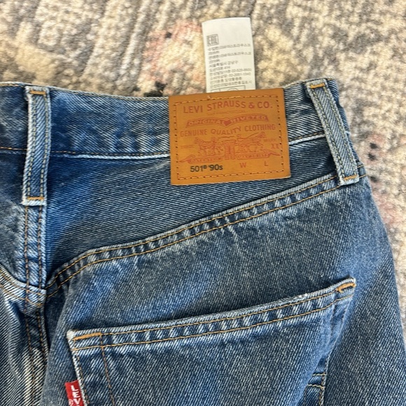 Levi’s denim shorts - Picture 2 of 4